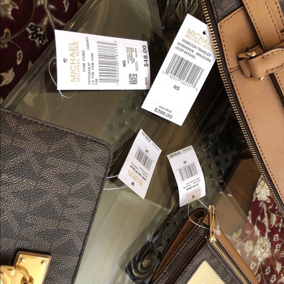 NWT 4pcs - Picture 7 of 7